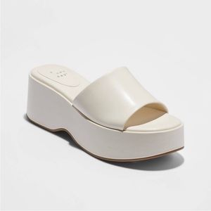 A new Day Wynona Platform Off-White Sandals